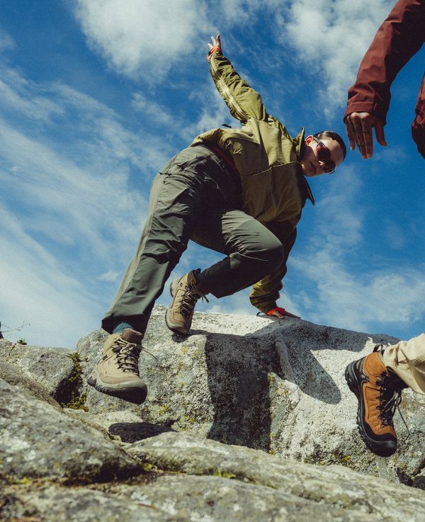 Women's Targhee IV Waterproof Hiking Boot  |  Coyote/Peach Fuzz