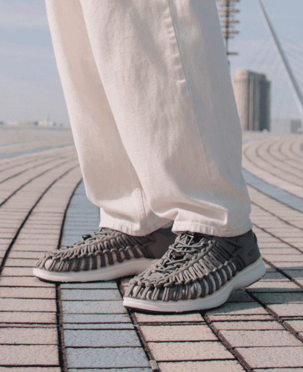 Men's UNEEK O3 Sneaker Sandal  |  Birch/Star White