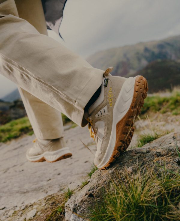 Women's Hightrail Waterproof Hiking Shoe  |  Steel Grey/Thistle